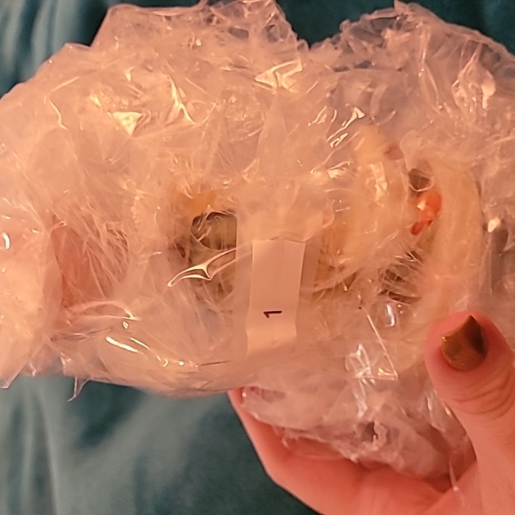 © GOEBEL HUMMEL Figurine #197 2/0 "BE PATIENT" GIRL with DUCKS/4.5"/W GERMANY - Picture 4 of 4